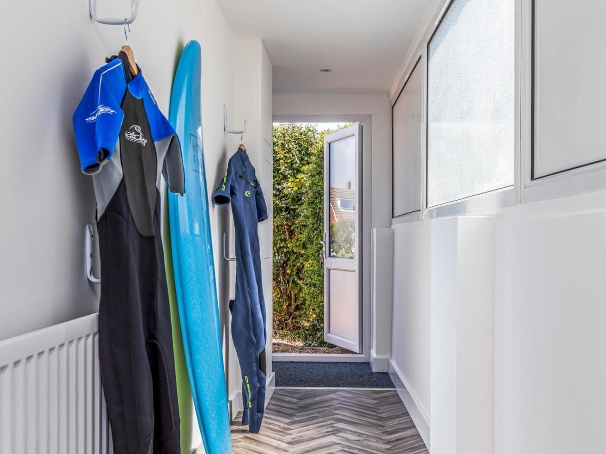 Pass The Keys Charming Chalet A Stones Throw From The Beach 치체스터 외부 사진